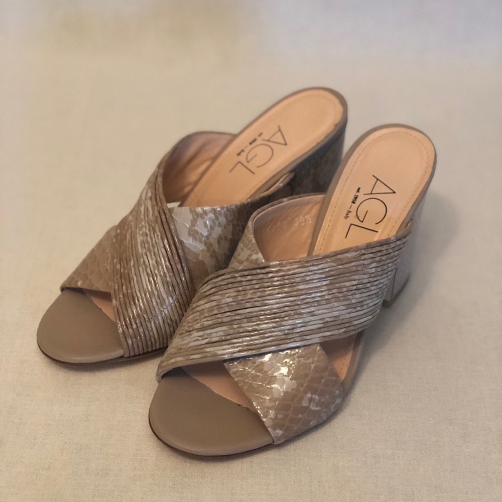 AGL Attilio Giusti Leombruni Nude Heel size 9.5